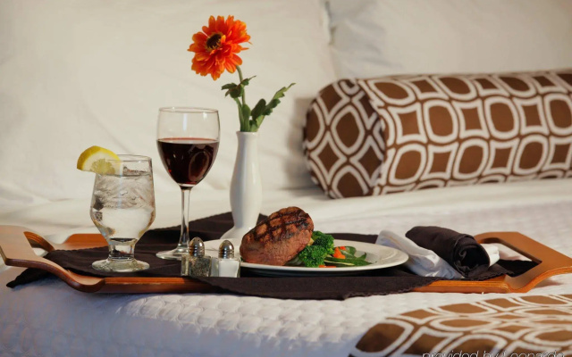 Crowne Plaza Hotel Madison