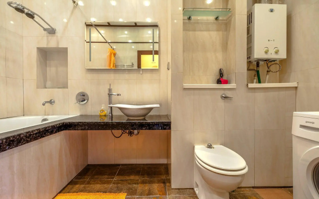 У церкви Святой Марии