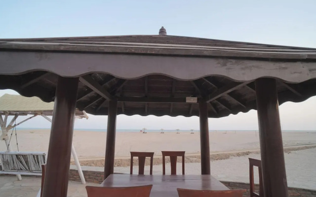 Palace Beach Camp