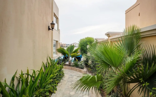 The Palm Jumeirah Villas - Frond E