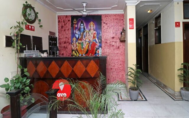 Oyo 9916 Bhoomik Villas