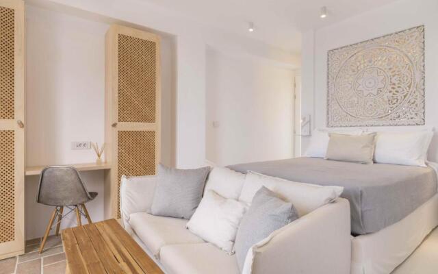 Seafront Brand New Studio in Little Venice of Paros