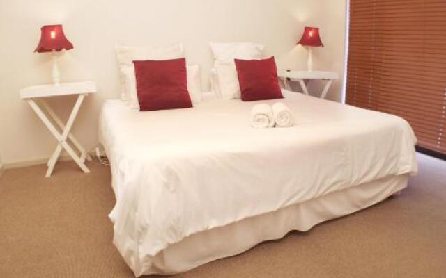 Point Village Accommodation - Santos 44