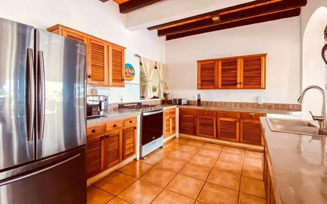 Beachside - Casa Sirena 1BR Suite