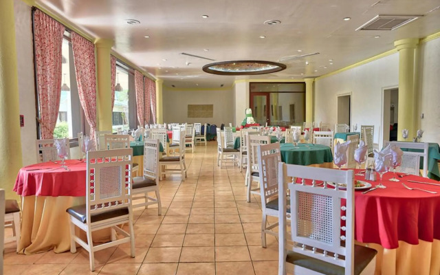 Coral Costa Caribe Beach Resort - All Inclusive