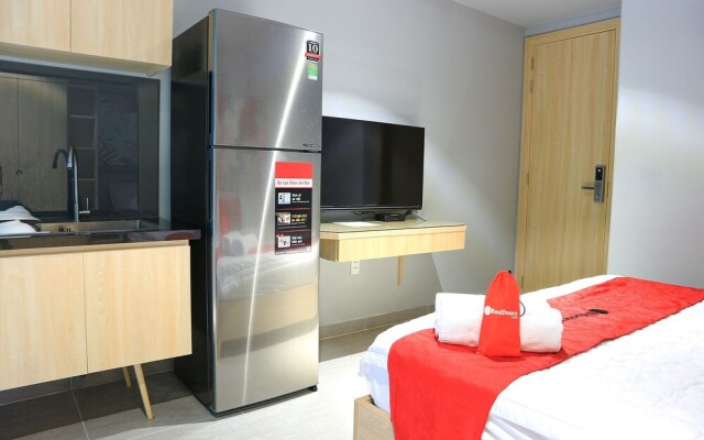RedDoorz Plus  Le Van Sy Street 2