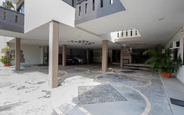 Suites Invernadero Hotel