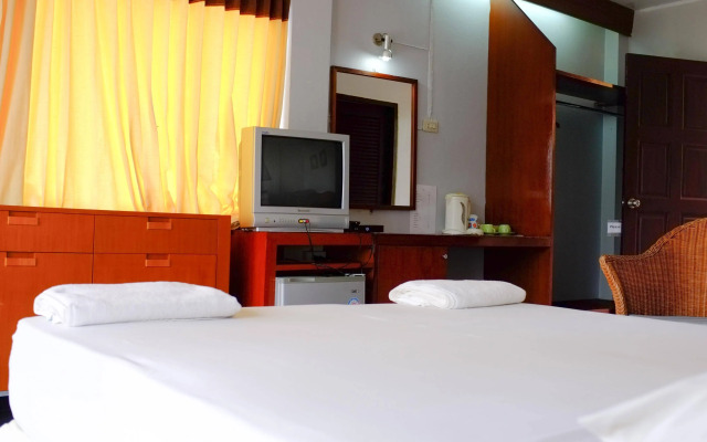 Thaniza Beachfront Resort
