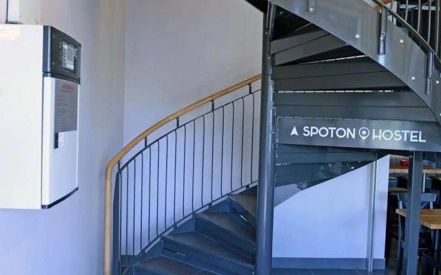 Spoton Hostel & Sportsbar
