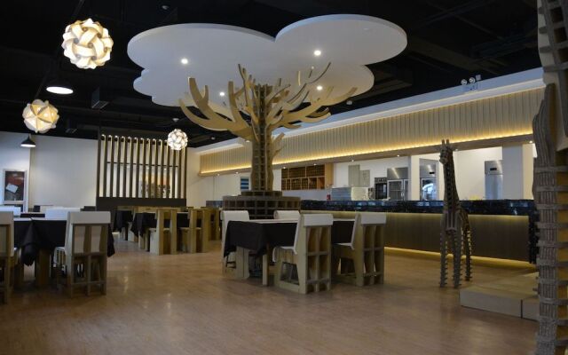 Carton King Hotel
