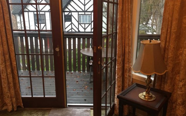Hemingway's By the Sea B&B