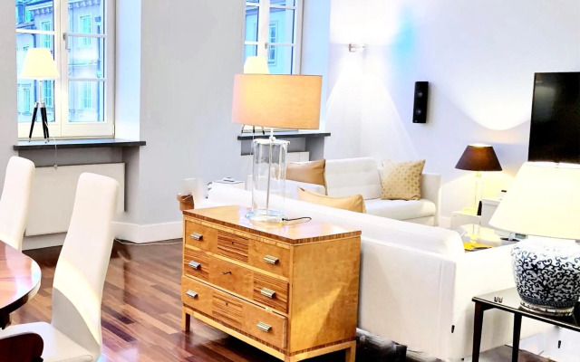 MONDRIAN Luxury Suites & Apartments Market Square IV