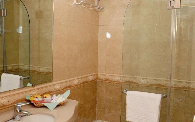 Safir Isfahan Hotel