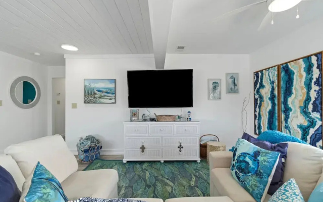 Hazel Mae's Hideaway