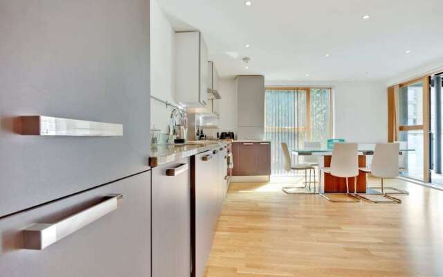 City Center Located & Modern 2 bed Flat Apartment!