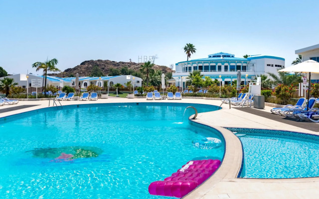 Holiday Beach Resort