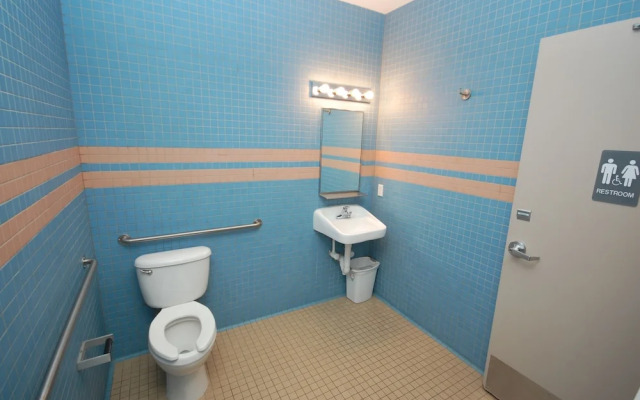 Ingra House Hotel