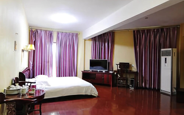 Pearl Holiday Hotel