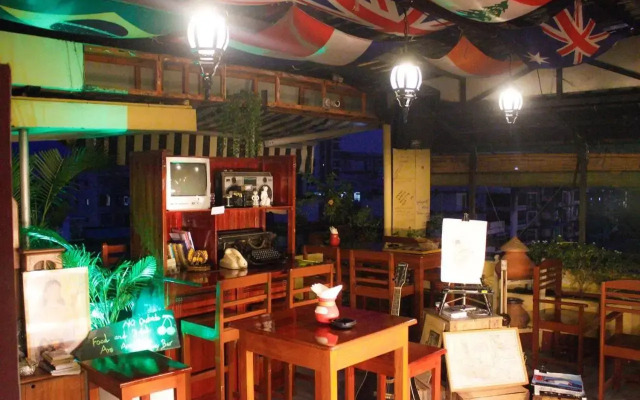 Yama Hotel & Rooftop Bar