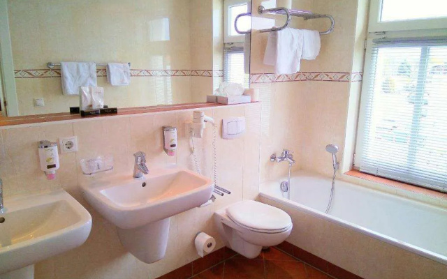 Best Western Alexa Hotel