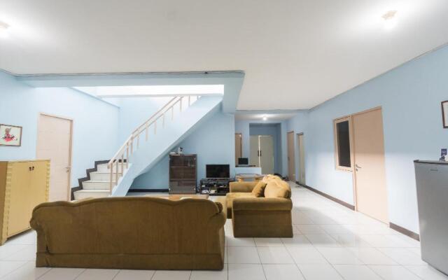OYO 2110 Rotterdam Guest House Syariah