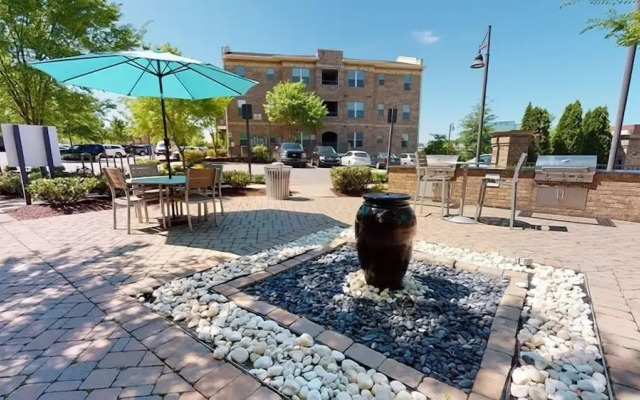 Landing Cool Springs Apartments