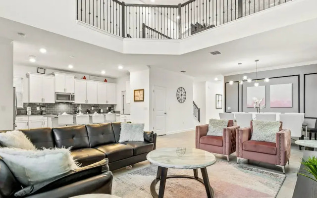 5BR Disney Villa, Private Pool,spa, Game Room
