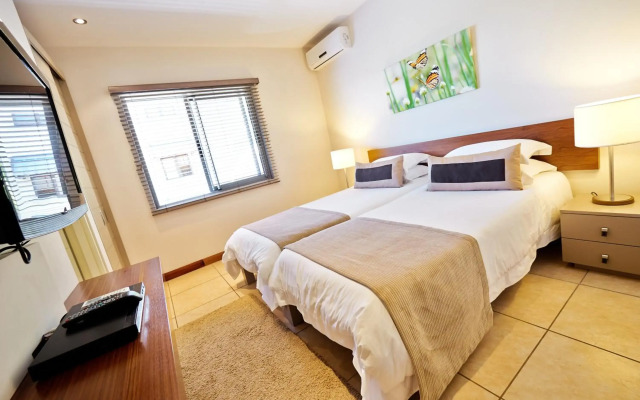 Bon Azur Beachfront Suites & Penthouses with LOV
