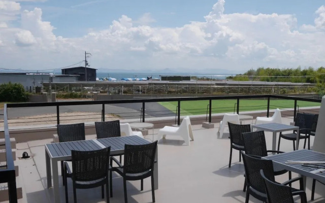 J-Hoppers Lake Biwa Guesthouse