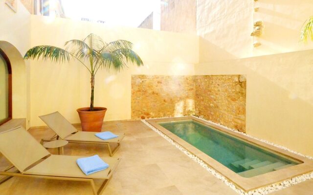 Top Quality Modern Town House in Petra With Private Pool