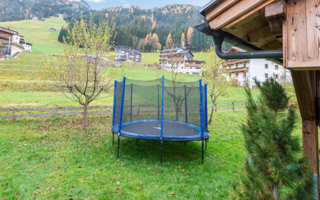 Wooden Apartment in Hainzenberg near Ski Bus