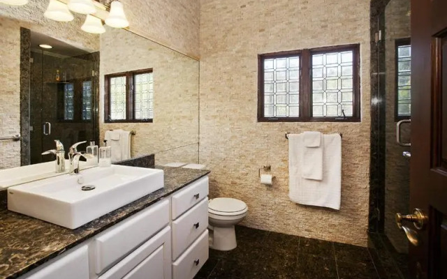 Hillview Spanish Villa