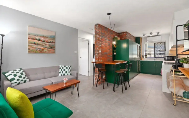 Easy Beach Access From Tranquil Retreat