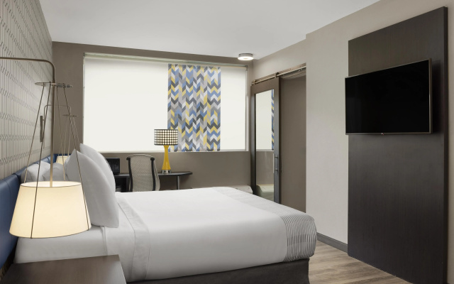 GLō Best Western Nashville Airport