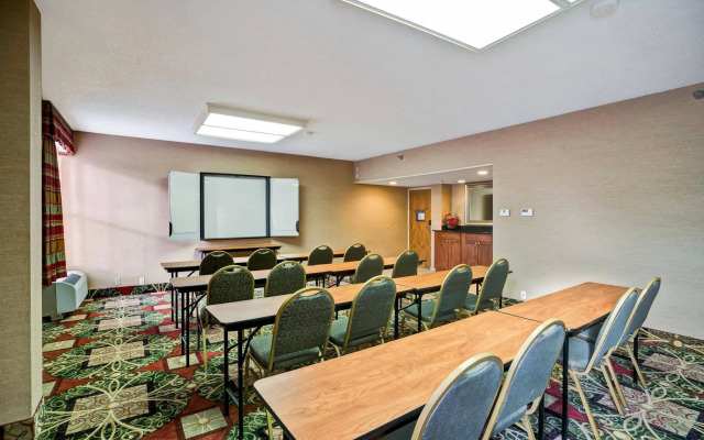 Hampton Inn State College