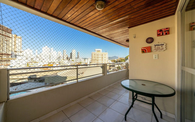 Apto 750m da praia loc. privilegiada BC JDA402