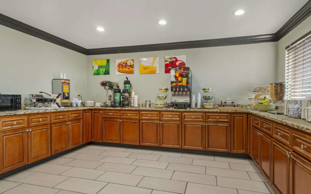 Quality Inn & Suites Morrow Atlanta South