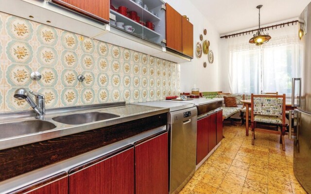 Amazing Home in Povile With Wifi and 5 Bedrooms