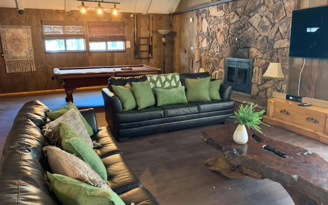 Grey Squirrel Resort & Vacation Rental Homes