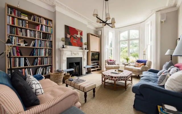 Elegant Primrose Hill Townhouse With Garden