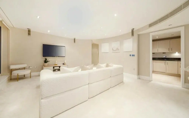 Riverside Retreat in Central London