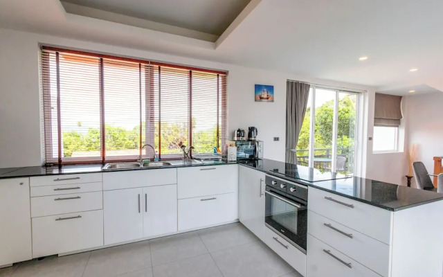 Sea View Front&Back Pool Near Beach V240