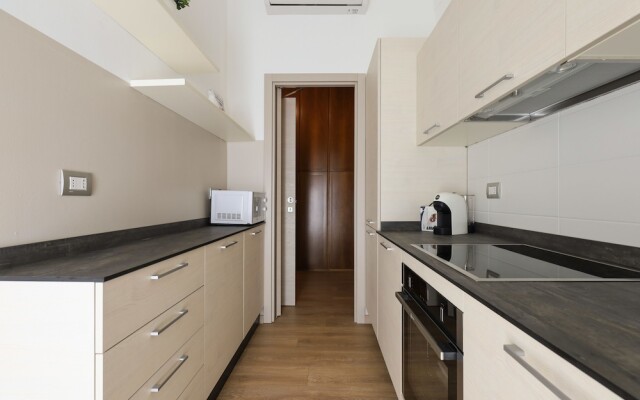 Suitelowcost Sforza