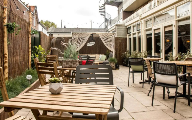 Отель The Bloom