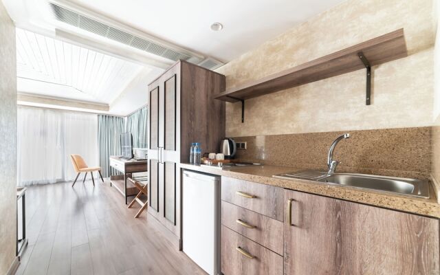 Castle Franco Suites