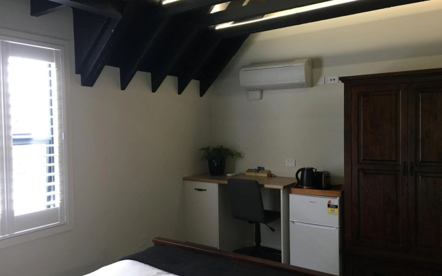 The Stables Dunedin – Guest Rooms – Dunedin