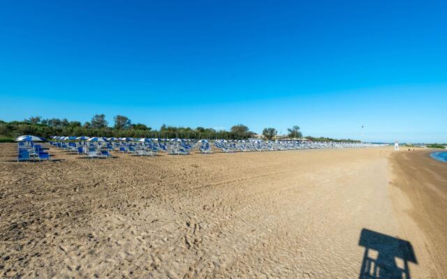 Apartment in Albarella Near Sandy Beach