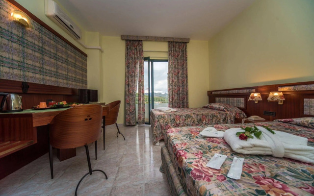 New Petit Hotel