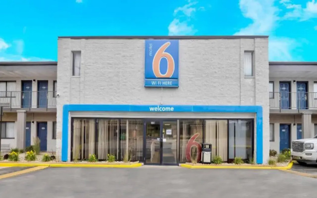 Motel 6 Villa Park, IL - Chicago West
