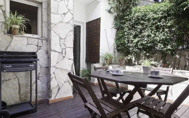 Home Around Gracia Apartments